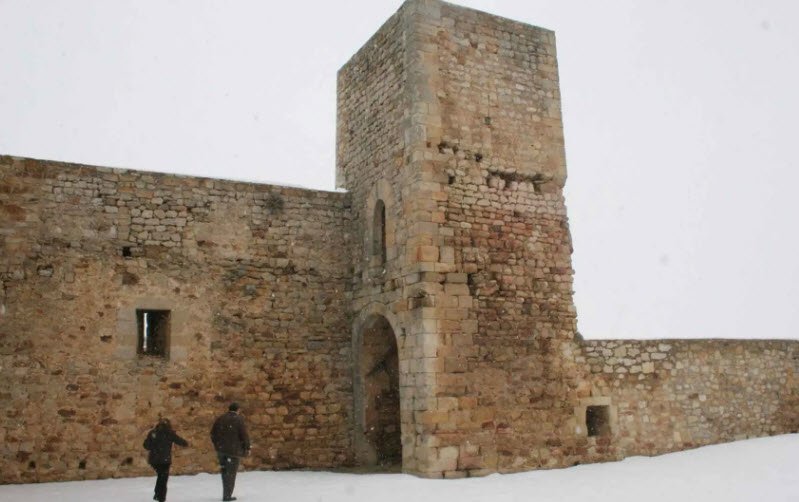 Castillo de Puertomingalvo, Spain